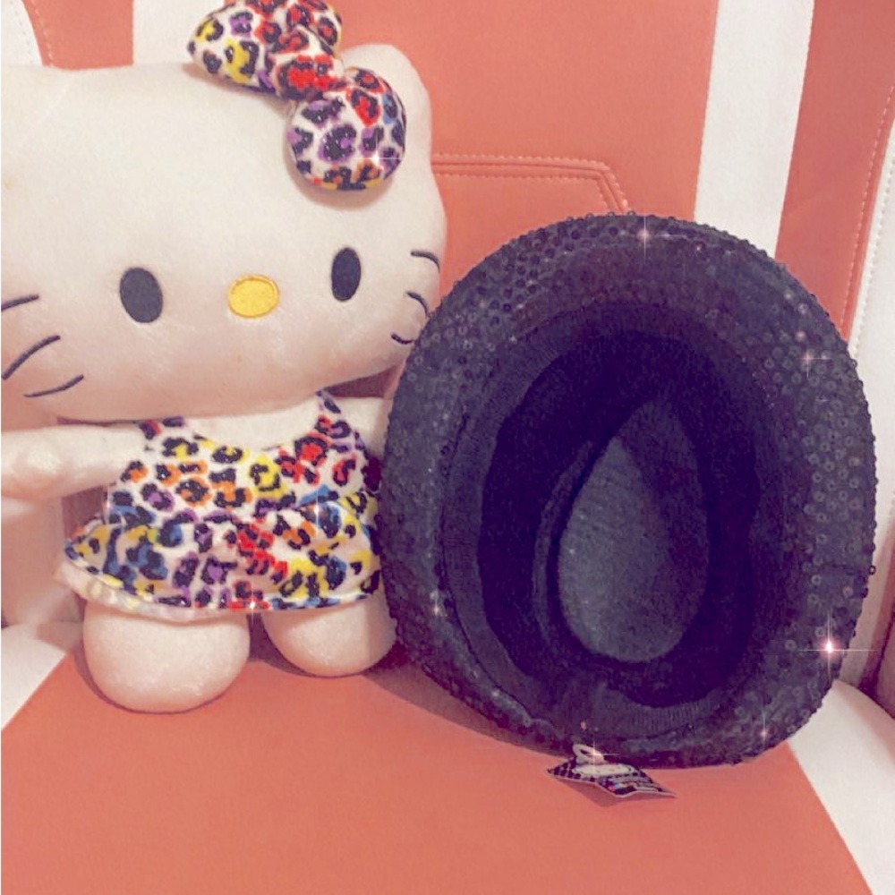 Hello kitty hat ππ - Picture 2 of 4